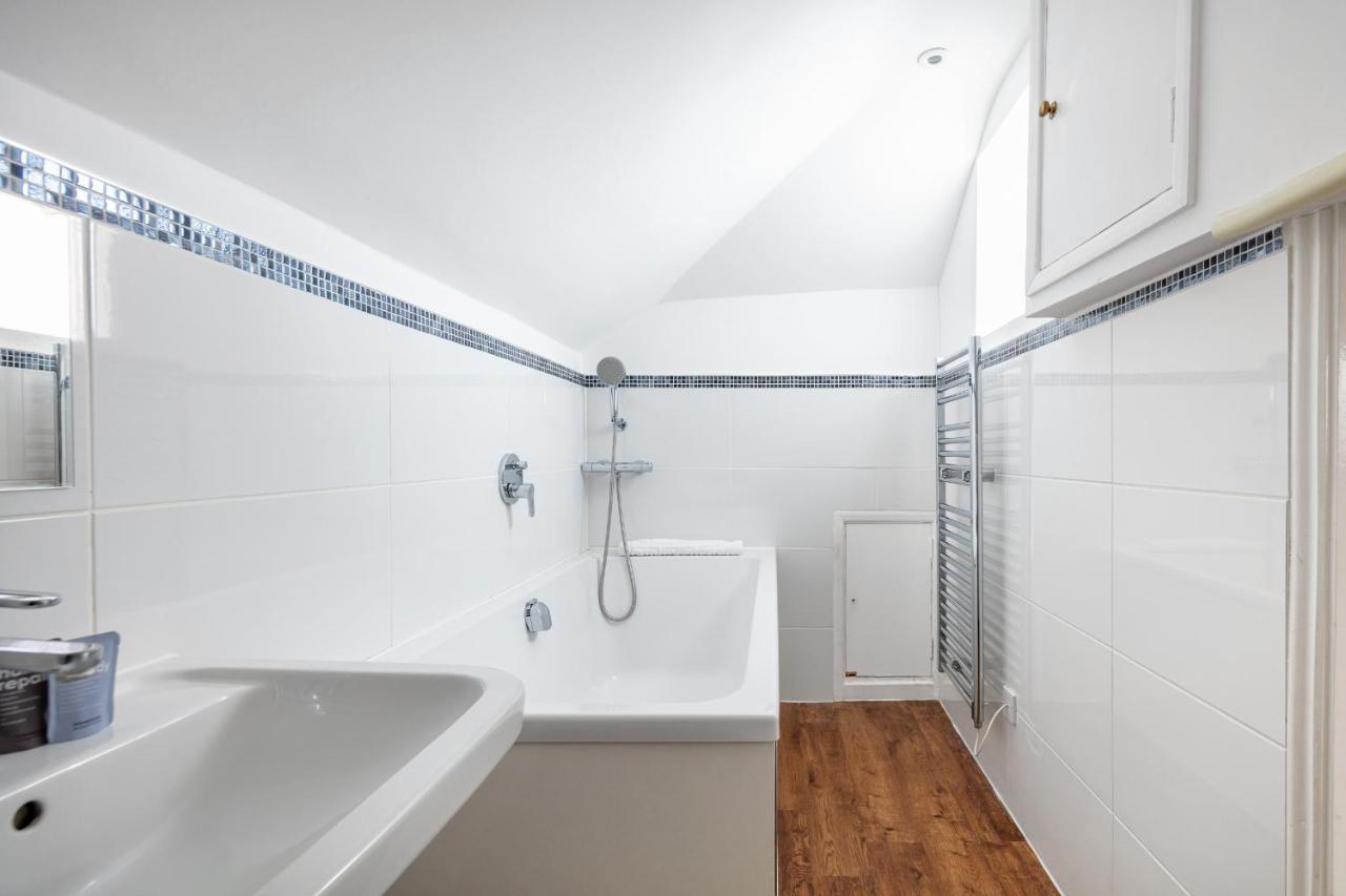 Castle Properties: The Duchess, 3 Bed Family Cottage Виндзор Экстерьер фото